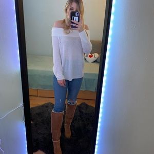 South moon under sweater!